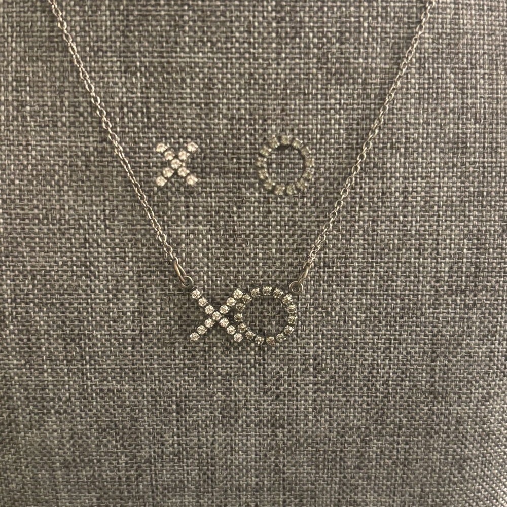 Sabika XO Earring and Necklace Set NEW